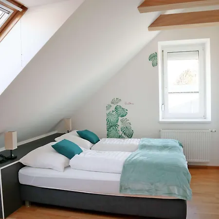 Ferienzimmer Reinisch In * Tattendorf