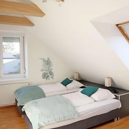 Ferienzimmer Reinisch In Tattendorf