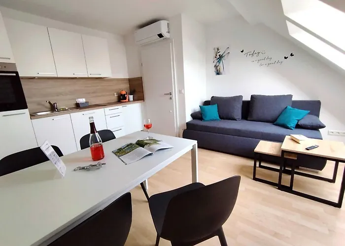 Apartment Ferienzimmer Reinisch In Tattendorf